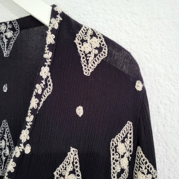 FREE PEOPLE Diamond Embroidered Bell Sleeve Top Black/White SZ L - Picture 4 of 10